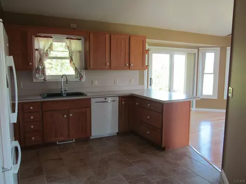 Kitchen - 8508 Sawdey, Jerome, MI 49249 photo 3 of 4