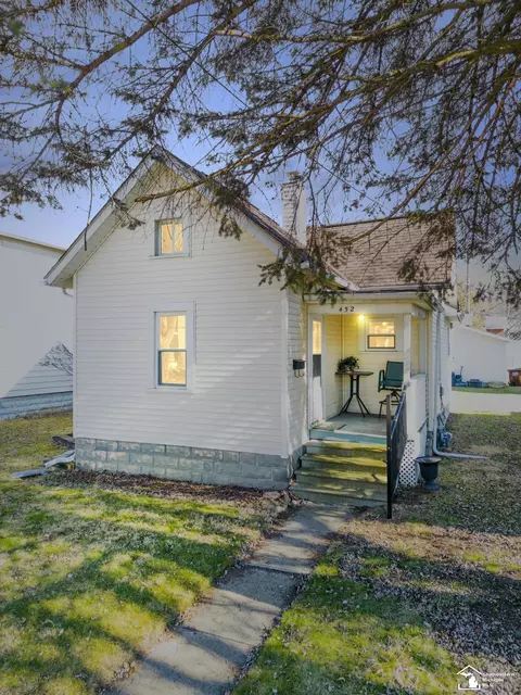 452 Sackett, Monroe, MI 48162