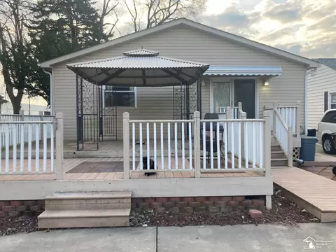 733 Detroit, Monroe, MI 48162 photo 12
