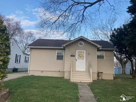 733 Detroit, Monroe, MI 48162