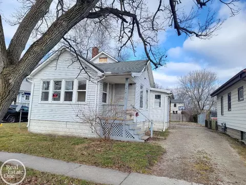1315 Howard, Port Huron, MI 48060