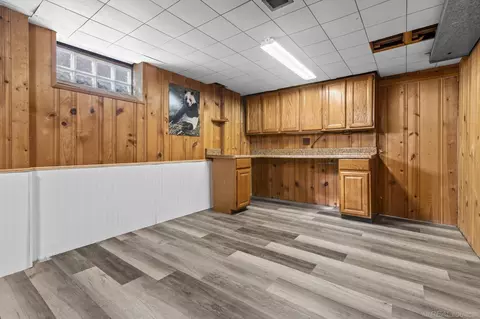 Kitchen - 1489 Roslyn, Grosse Pointe Woods, MI 48236 photo 3 of 4