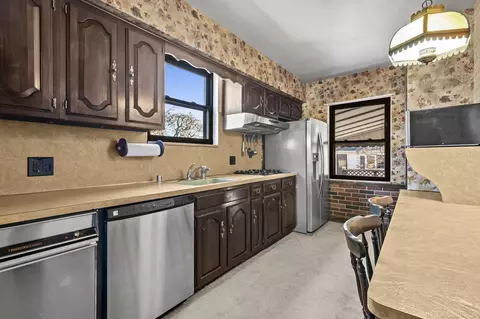 Kitchen - 1489 Roslyn, Grosse Pointe Woods, MI 48236 photo 1 of 4