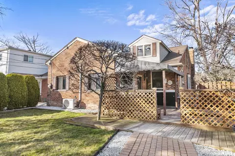 Exterior - 1489 Roslyn, Grosse Pointe Woods, MI 48236 photo 3 of 6