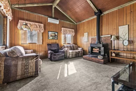Living - 1489 Roslyn, Grosse Pointe Woods, MI 48236 photo 4 of 5