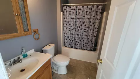 Bath - 134 Eckfield, Algonac, MI 48001 photo 2 of 3