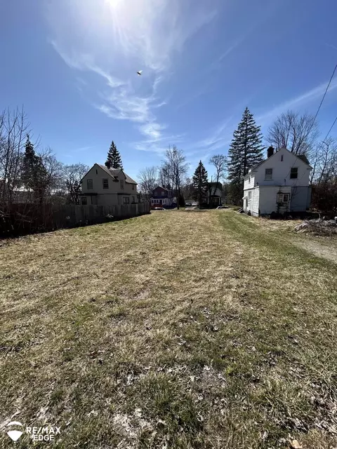 1920 Joliet, Flint, MI 48504