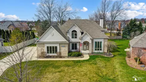 810 Saint James Park, Monroe, MI 48161