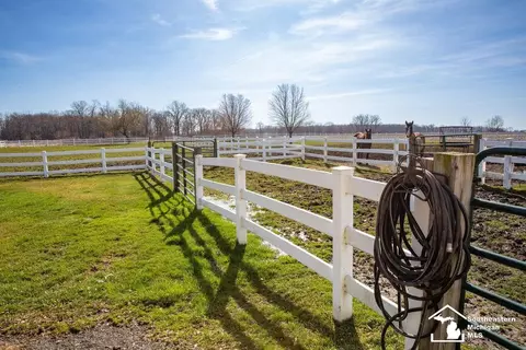 View/Area - 2560 Reinhardt, Monroe, MI 48162 photo 2 of 2