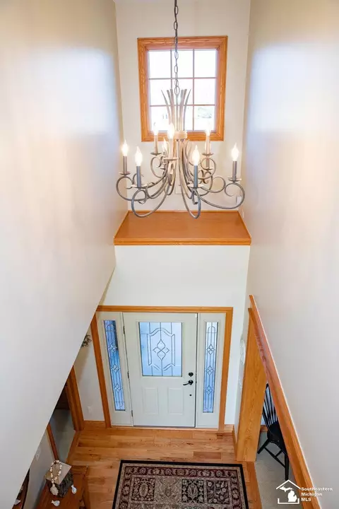 Entry Way - 2560 Reinhardt, Monroe, MI 48162 photo 1 of 2