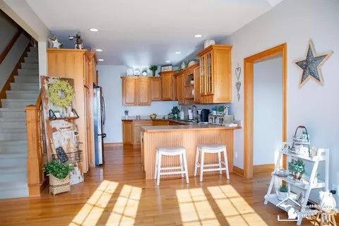 Kitchen - 2560 Reinhardt, Monroe, MI 48162 photo 3 of 5