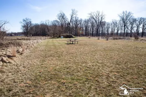 Exterior - 2560 Reinhardt, Monroe, MI 48162 photo 16 of 39