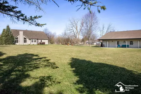 Exterior - 2560 Reinhardt, Monroe, MI 48162 photo 30 of 39