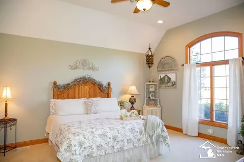 Bedroom - 2560 Reinhardt, Monroe, MI 48162 photo 1 of 6