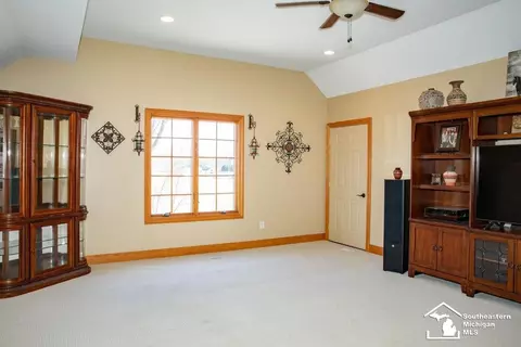 Living - 2560 Reinhardt, Monroe, MI 48162 photo 8 of 8
