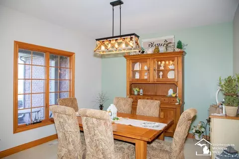 Dining - 2560 Reinhardt, Monroe, MI 48162 photo 2 of 3