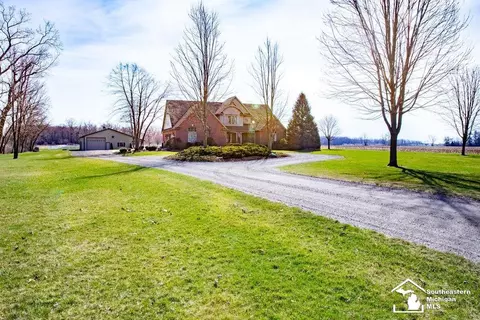 Exterior - 2560 Reinhardt, Monroe, MI 48162 photo 24 of 39