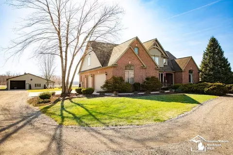 Exterior - 2560 Reinhardt, Monroe, MI 48162 photo 4 of 39