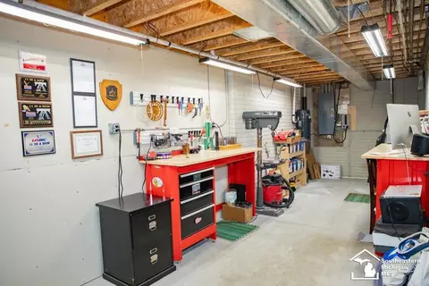 Exterior - 2560 Reinhardt, Monroe, MI 48162 photo 10 of 39