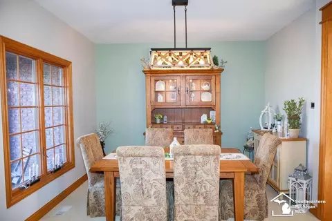 Dining - 2560 Reinhardt, Monroe, MI 48162 photo 1 of 3