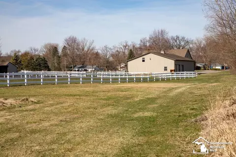 Exterior - 2560 Reinhardt, Monroe, MI 48162 photo 36 of 39