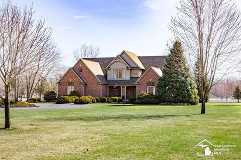 Exterior - 2560 Reinhardt, Monroe, MI 48162 photo 25 of 39