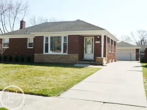 20930 Walton, Saint Clair Shores, MI 48081