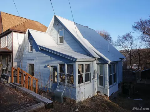 302 W Douglass, Houghton, MI 49931