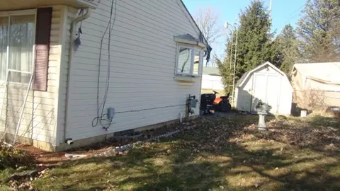 2310 Toby Beth, Flint, MI 48505 photo 2