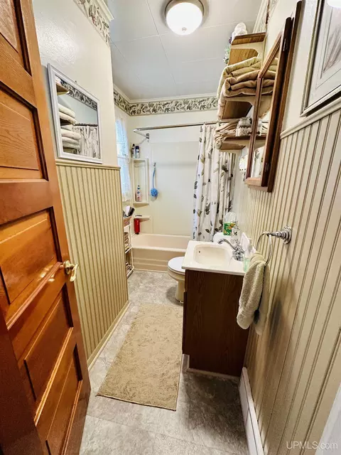 125 York, Ishpeming, MI 49849 photo 14