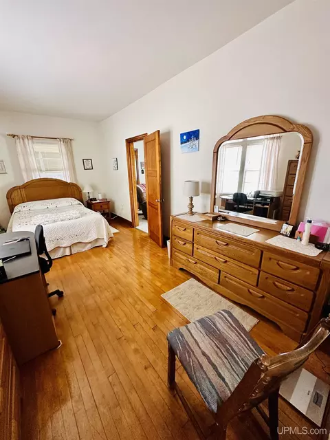 125 York, Ishpeming, MI 49849 photo 13