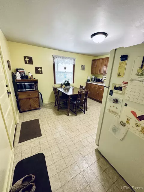 125 York, Ishpeming, MI 49849 photo 6