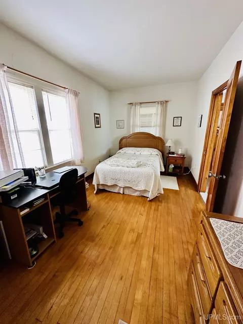 125 York, Ishpeming, MI 49849 photo 11
