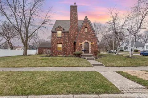 107 N Alp, Bay City, MI 48706