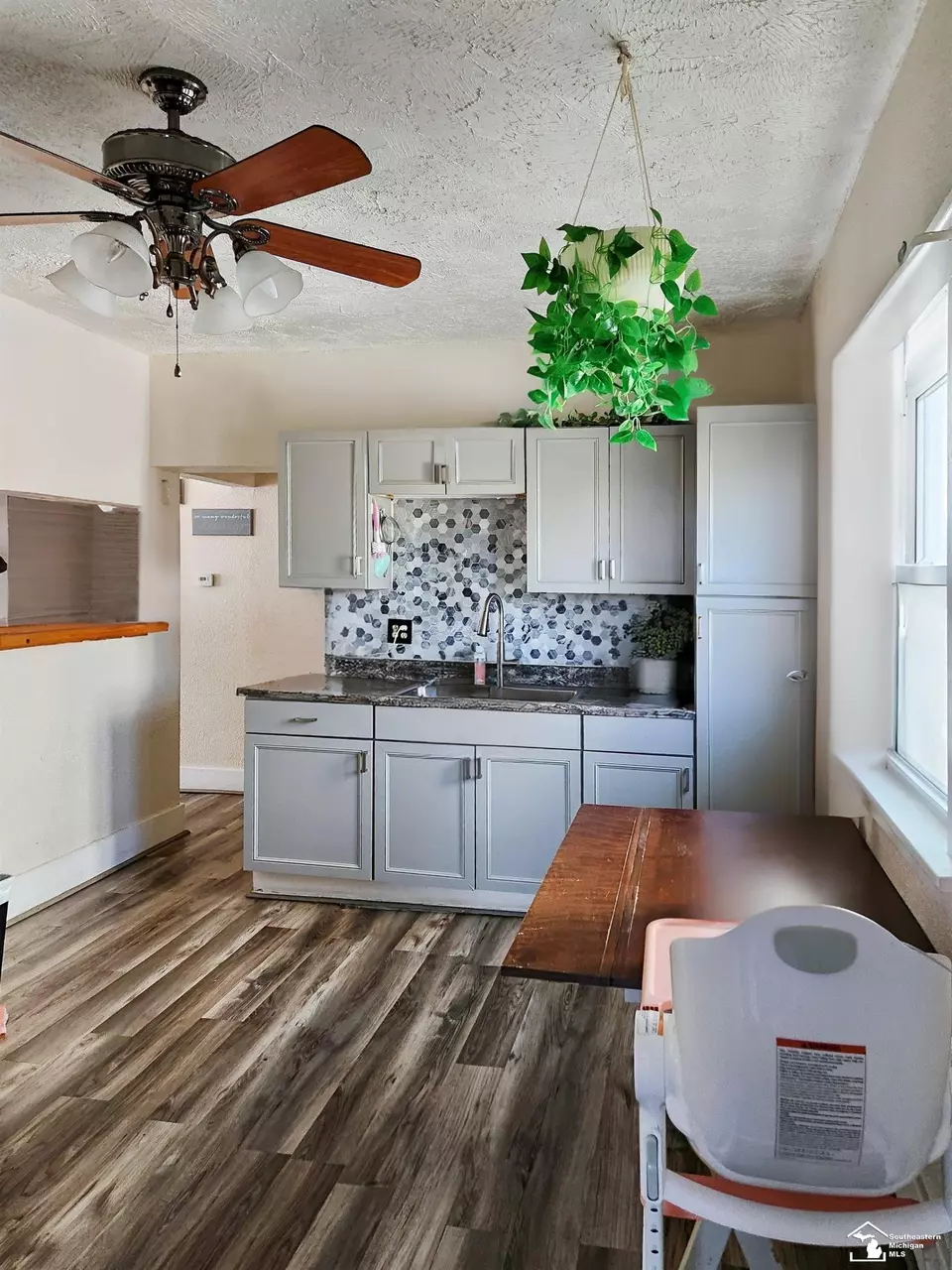 464 Michigan, Monroe, MI 48162 16 Photos Movoto