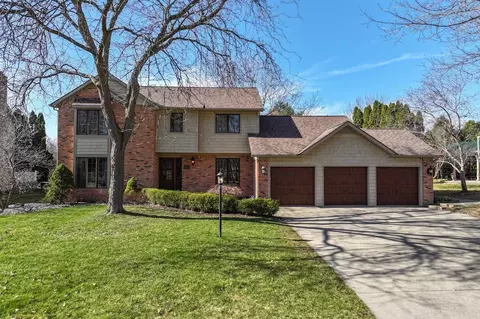 11516 Kings Coach, Grand Blanc, MI 48439