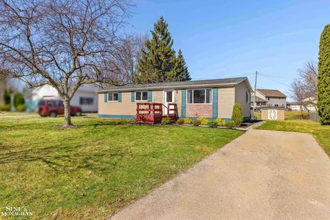 850 6th, Marysville, MI 48040