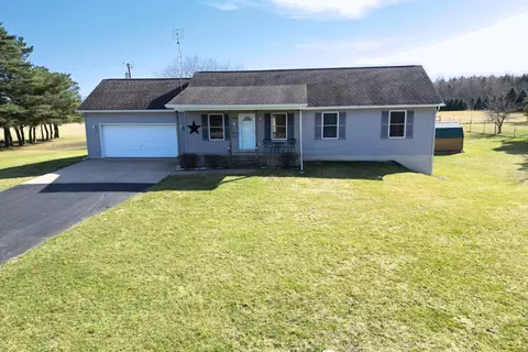 5083 Hemingway Lk, Otter Lake, MI 48464