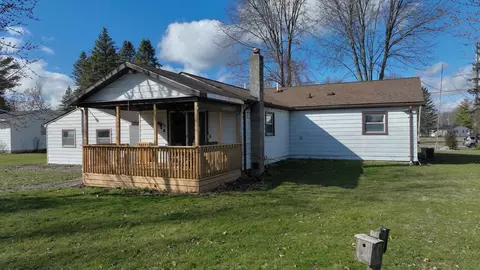 Exterior - 7119 Adelle, Flushing, MI 48433 photo 9 of 11