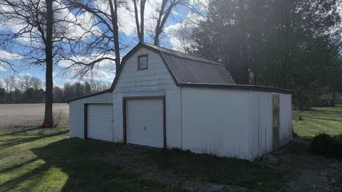 Exterior - 7119 Adelle, Flushing, MI 48433 photo 10 of 11