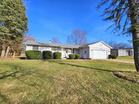 2404 N Irish, Davison, MI 48423 photo 3