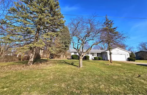 2404 N Irish, Davison, MI 48423 photo 4