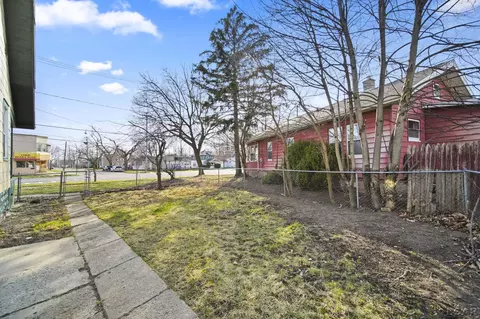 Exterior - 1157 E Maple, Adrian, MI 49221 photo 2 of 4