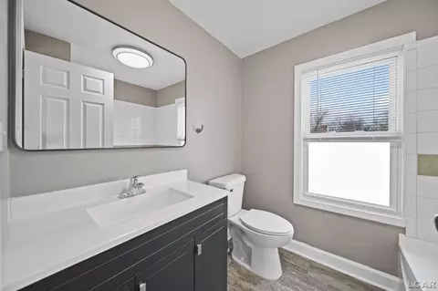 Bath - 1157 E Maple, Adrian, MI 49221 photo 3 of 4