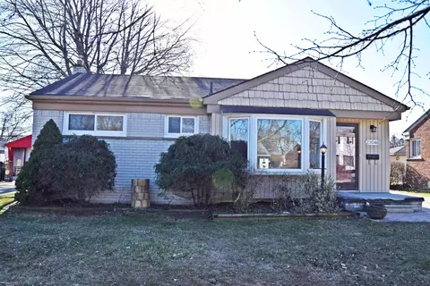 23048 Englehardt, Saint Clair Shores, MI 48080