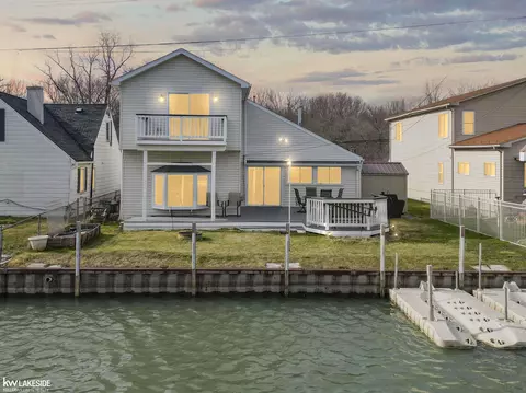 45572 Jefferson, New Baltimore, MI 48047