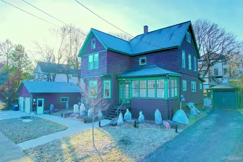 303 W South, Houghton, MI 49931