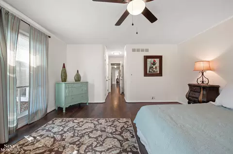 Entry Way - 15827 Windmill Pointe, Grosse Pointe Park, MI 48230 photo 6 of 6
