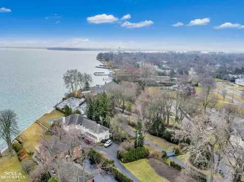 View/Area - 15827 Windmill Pointe, Grosse Pointe Park, MI 48230 photo 7 of 8