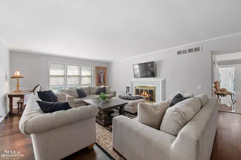 Living - 15827 Windmill Pointe, Grosse Pointe Park, MI 48230 photo 4 of 9